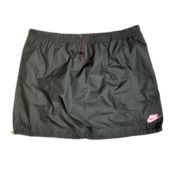 Nike Icon Clash Sportswear Woven Skirt. - Picture 1 of 8